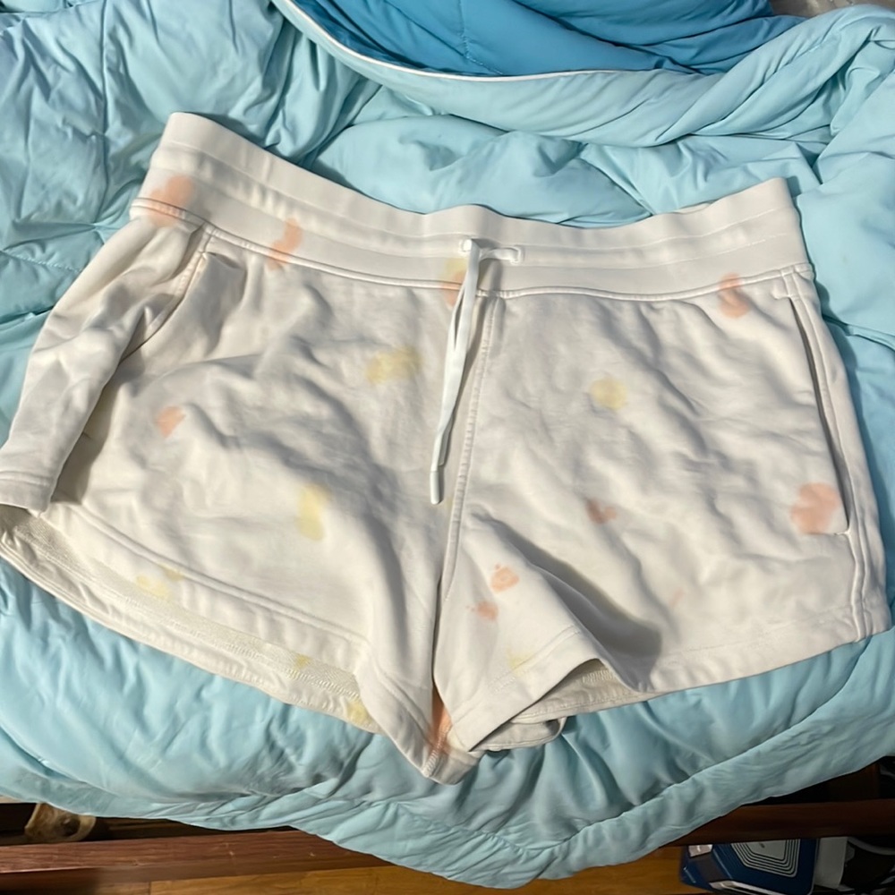 Inner glow high rise short